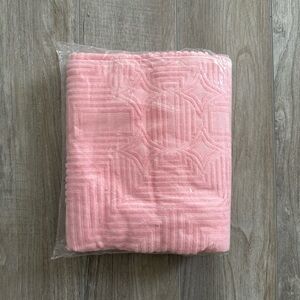 Eric Emanuel x Everest Isles Beach Towel